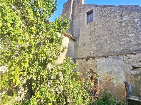 Moradia para Restaurar T1